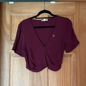 Short sleeve crop top like a burgundy color